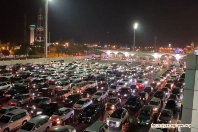 آلاف الشباب السعوديين يتجهون للبحرين عبر جسر الملك فهد.. ماذا يوجد هناك؟؟