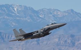 الدفاع اليمني يسقط ثاني طائرة F15 للعدوان السعودي