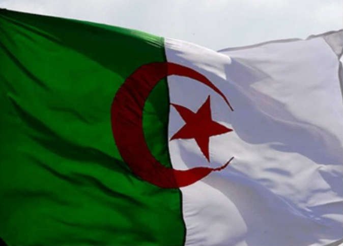 إعلامي جزائري يهاجم السفير السعودي