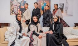 أميرات من آل سعود يقدمن عرضا للأزياء داخل المملكة