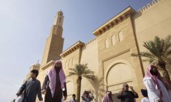 إغلاق مكبرات المساجد يستهدف الانسلاخ عن الدولة الإسلامية في السعودية
