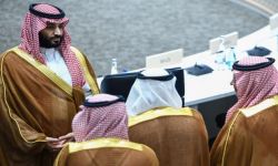 غضب في مملكة آل سعود من تخفيض رواتب آلاف الموظفين