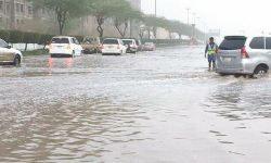 انكشاف سوء البنية التحتية بفعل الأمطار في الطريق المؤدي إلى “نيوم”