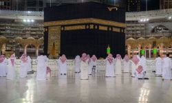 السعودية تعلن إقامة صلاة التراويح في الحرمين الشريفين