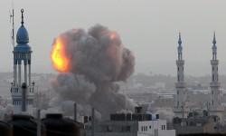 بعد هدنة العدوان على غزة: السعودية في معسكر الخاسرين ومصر تميل عنها وتتجنب لعنة التاريخ