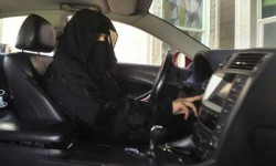 منح المرأة السعوديّة الفرصة لقيادة السيارة هدفه صرف الأنظار عن تورّط المملكة بحرب اليمن 