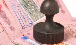 السعودية ترفع رسوم تأشيرات الحج والوافدين