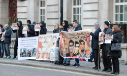 اعتصام غاضب أمام سفارة آل سعود في لندن استنكارا على الجريمة التي ارتكبها الخليفيون