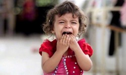 صحيفة بريطانية : تأخير السعودية للمساعدات إلى اليمن تسبب بمقتل عدد كبير من الأطفال