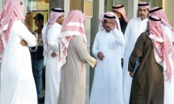 شركات ومصارف سعودية تسرح الآلاف من موظفيها متجاهلة عقوبات «العمل»