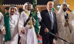 صحف عربية: احتفالات باذخة أرادها حكام المملكة السعودية لضيفهم الاستثنائي