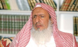 مفتي السعودية يدعو الخطباء لتقصير خطبة الجمعة وعدم تحويلها إلى انتقادات!