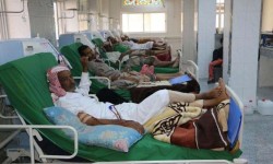 الصحة اليمنية: الحصار السعودي على اليمن يمنع 95 ألف مريض من السفر للخارج لتلقي العلاج