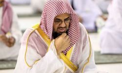 طرد سعود الشريم من إمامة المسجد الحرام ومصادرة أمواله