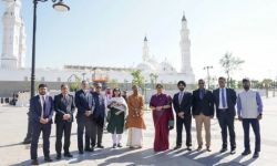 وزيرة هندوسية متطرفة أمام المسجد النبوي بالمدينة المنورة برعاية ابن سلمان