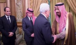السعودية تضغط على محمود عباس للقبول بصفقة القرن