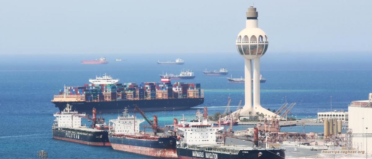 زوارق أنصار الله تقترب من ميناء جدة.. أضرار بعد انفجار ناقلة بريطانية
