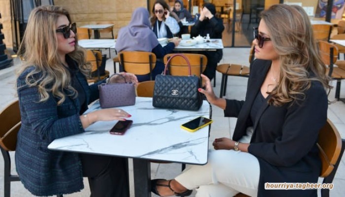 مقاه بلا مطوعين ونساء بلا حجاب.. انقلاب يقود خطة بن سلمان لاقتصاد سياحي