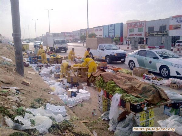 بلدية خادم الحرمين تصادر عربة الجائلة لمواطنة مسنة