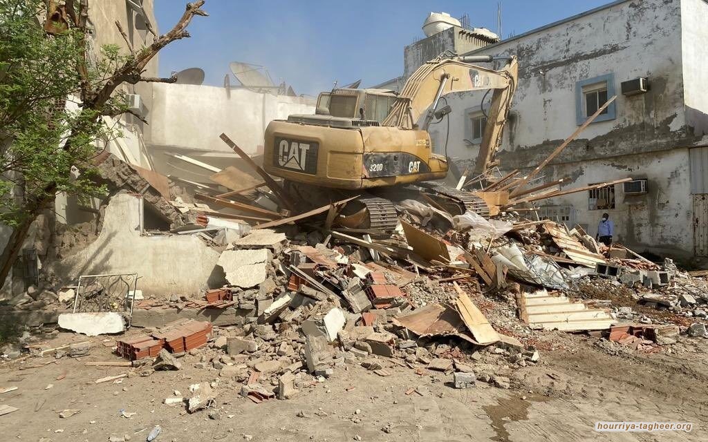 “دون إنذار الأهالي”.. غضب واسع من هدم النظام السعودي أحد أحياء جدة