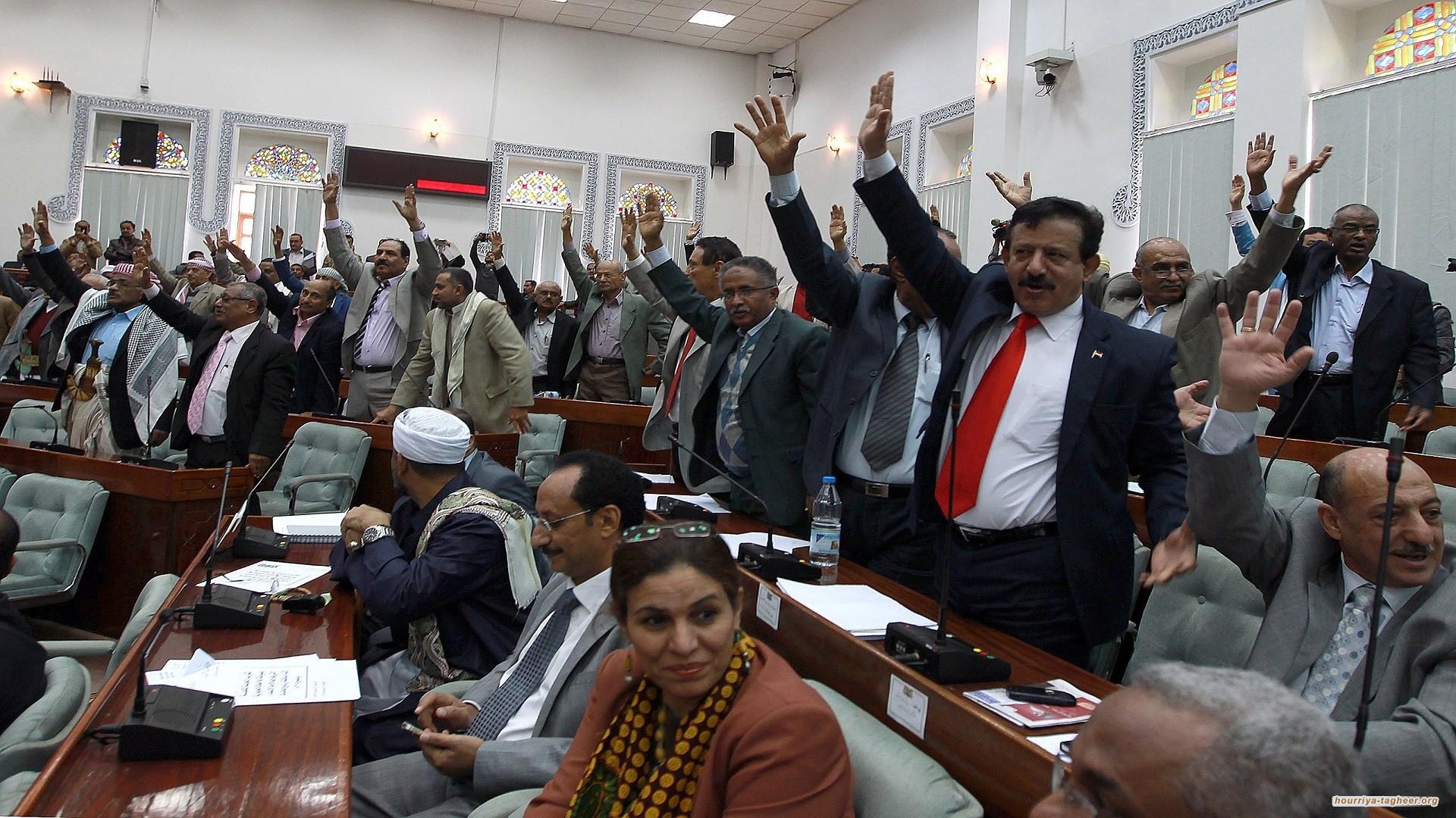 مرتزقة الامارات تمنع فعالية لمرتزقة السعودية في عدن