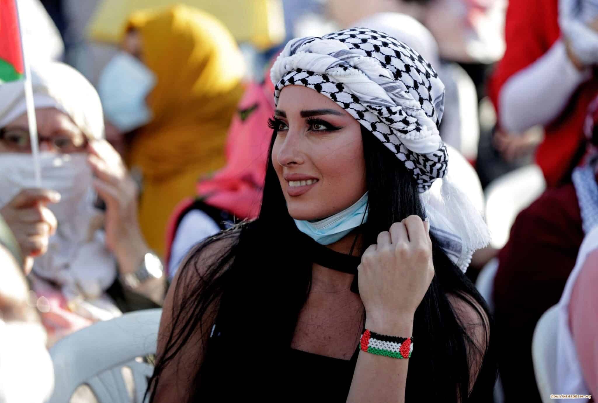 الأمن السعودي يحظر ظهور الكوفية الفلسطينية