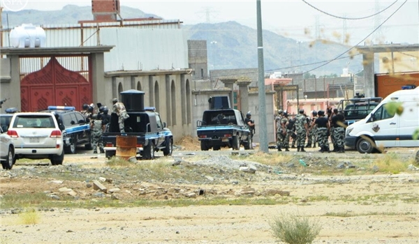 السعودية: موظفون يحرقون إطارات أمام شركة سعودي اوجيه في جدة