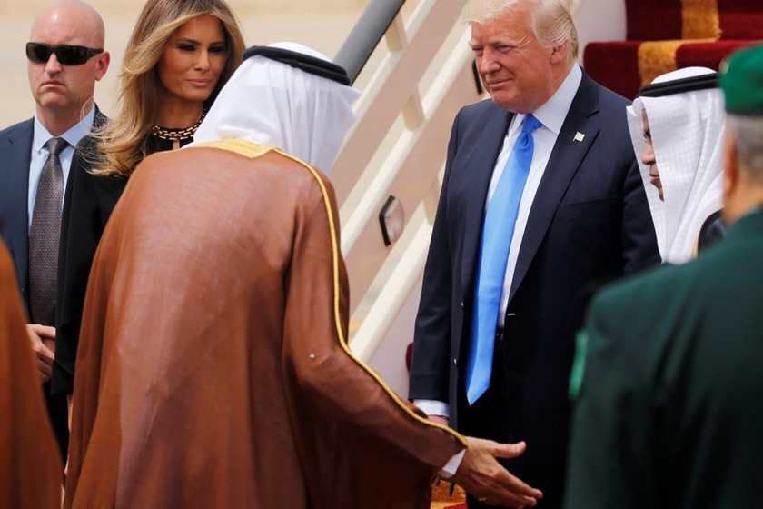 قمم استعراضية في العاصمة الوهابية لتنصيب ترامب خليفة وسلمان واليا