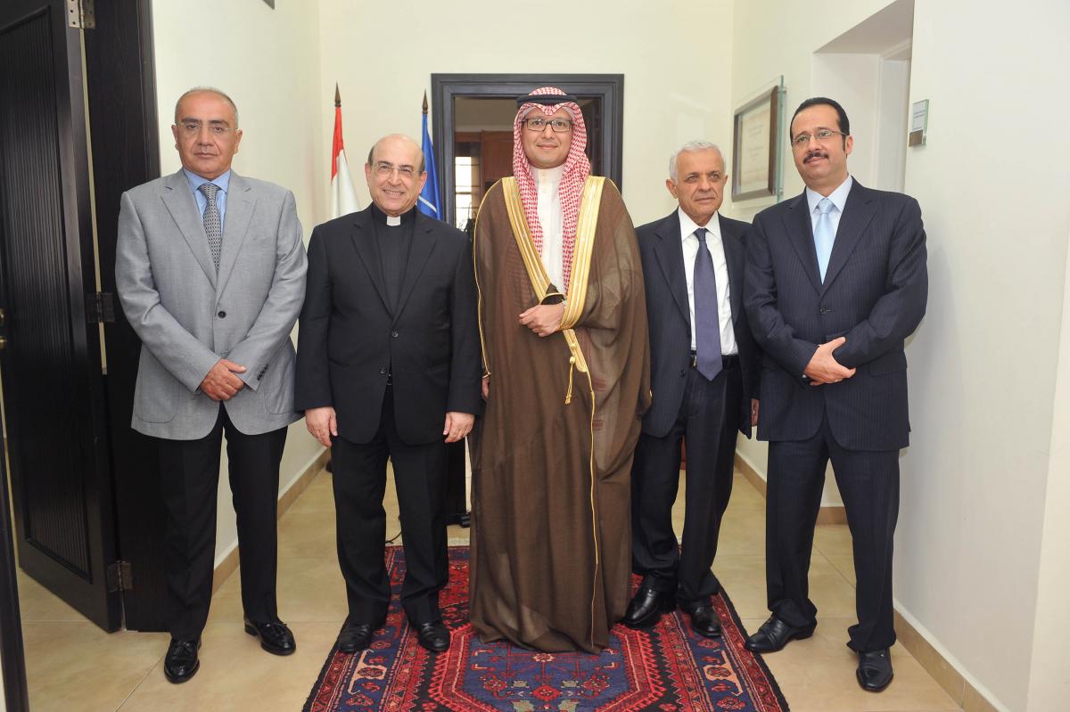 وليد البخاري الوجه البشع لـ«الدبلوماسي المثقف»