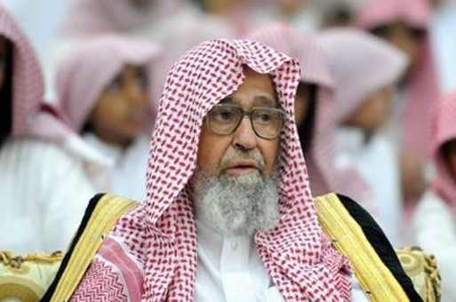  بالفيديو.. الفوزان يفجر غضب الشعية بقوله أنه لا يجوز تخصيص الصلاة على آل محمد