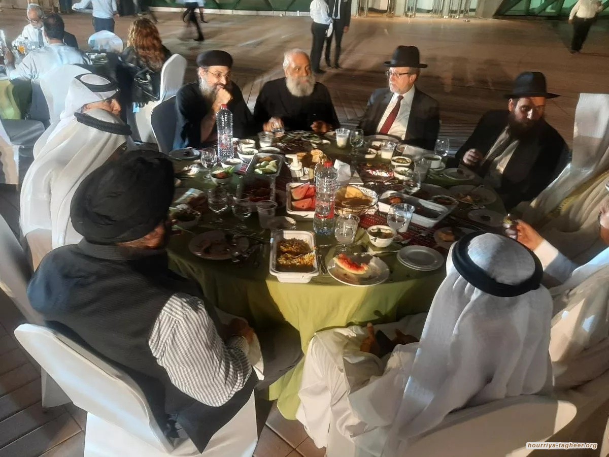 مجرمو الاحتلال على موائد أبقار الخليج العربية