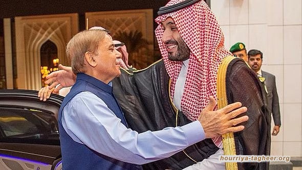 السلطات السعودية تجسد علاقاتها بشراء الذمم على حساب السيادة