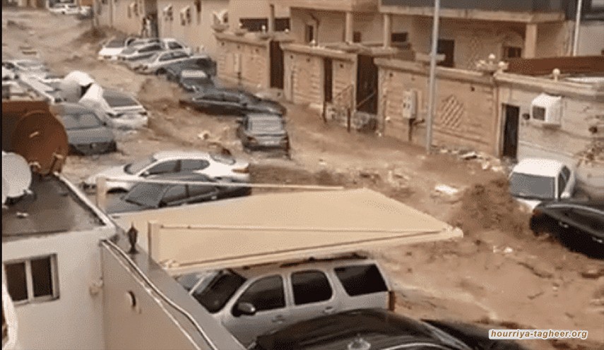 سيول جارفة وقوارب في الشوارع