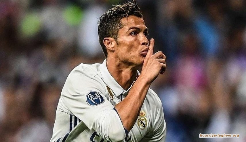 رونالدو يعتدي على مشجع نصراوي ويدفعه بقوة لرغبته في التقاط سيلفي معه