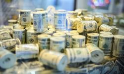 ديون متصاعدة وعجز مالي يكشفان هشاشة الاقتصاد السعودي