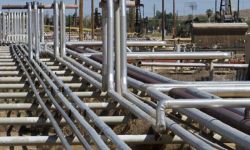 تعرض خط أنابيب نفط سعودي لهجوم إيراني رغم هدنة وقف النار