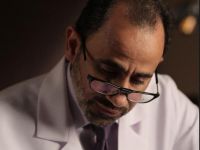 تعذيب طبيب أمريكي في السجون السعودية