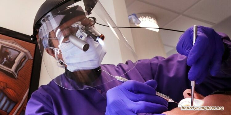 عامل بمهنة حدادة ينتحل صفة طبيب أسنان في الرياض