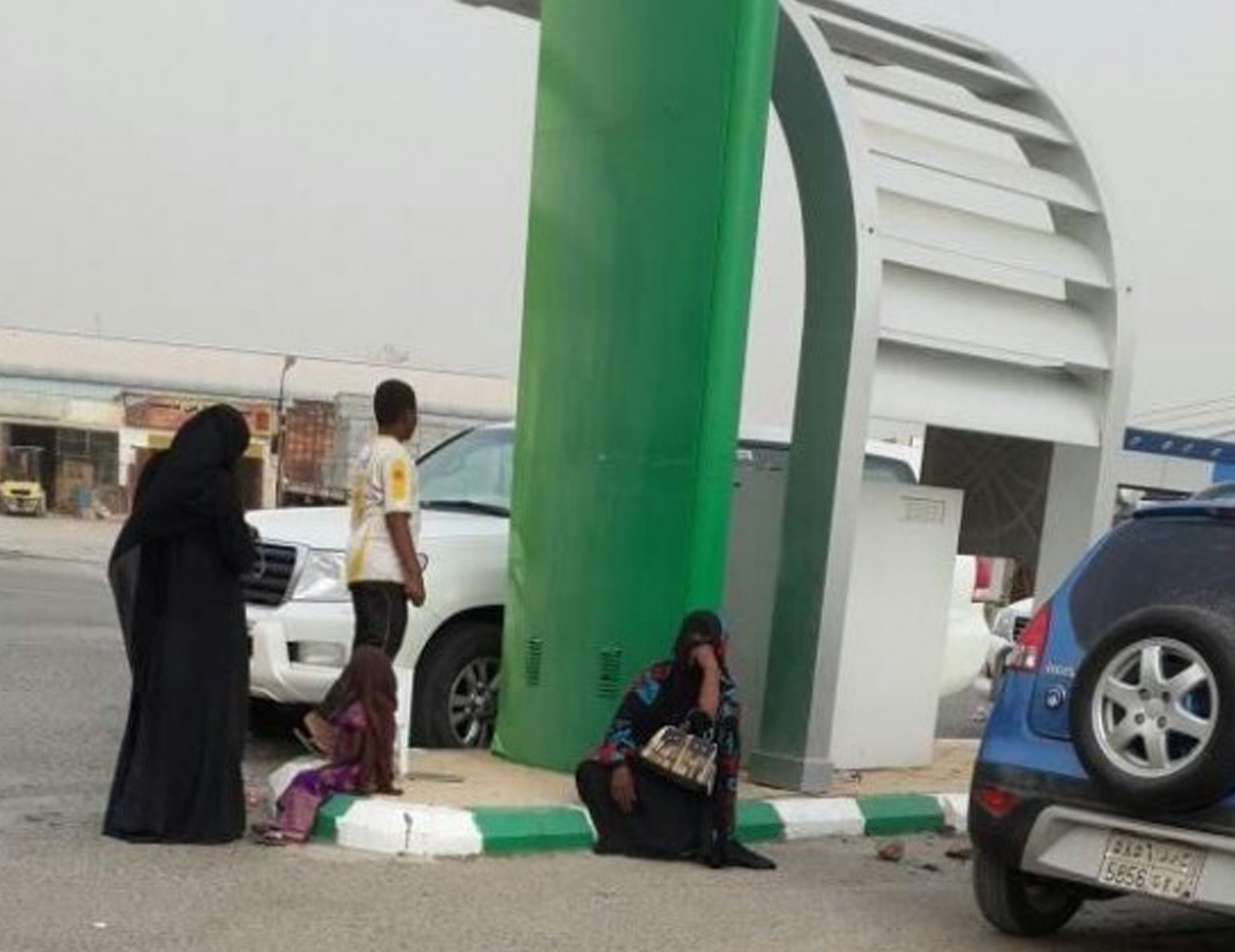 أسراب المتسولين تغزوا ميادين وشوارع بلقرن