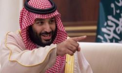 ناشط سعودي: بن سلمان يأخذ نسبة حتى على نفايات المملكة