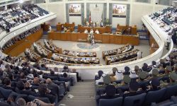 إعلامي كويتي يكشف دور الإمارات والسعودية بحل مجلس الأمة الكويتي