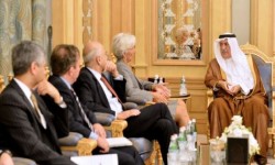 “النقد الدولي” يطالب السعودية بمواصلة كبح الإنفاق والتقشف وفرض الضرائب