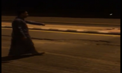 بالفيديو - مواطن يصور الطريق العام شاهد ماذا حدث له