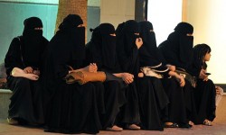 المرأة السعودية ضحية قوانين لا تحميها من العنف
