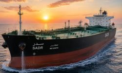 طهران تضرب ناقلة سعودية وتقتل اثنين من بحاريها