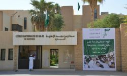 إعلامي مخضرم يهاجم قرار إغلاق المدارس ويحذر من أزمة بطالة