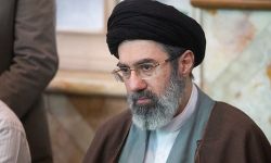 المرشد الايراني يحذر دول الخليج من عاقبة تبعية ترامب ونتنياهو