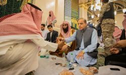 لماذا جددت السعودية وديعتها لباكستان بعد عزل عمران خان؟