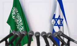 سعودي يطالب بإشراف إسرائيلي على الأقصى