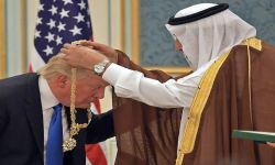 "نيويورك تايمز": السعودية منحت هدايا مزيفة لترامب